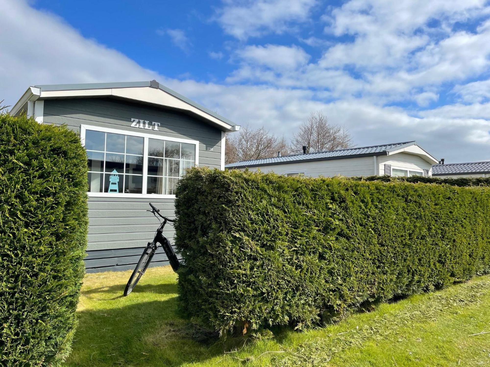 Chalet Zilt Ameland ฮอลลุม ภายนอก รูปภาพ
